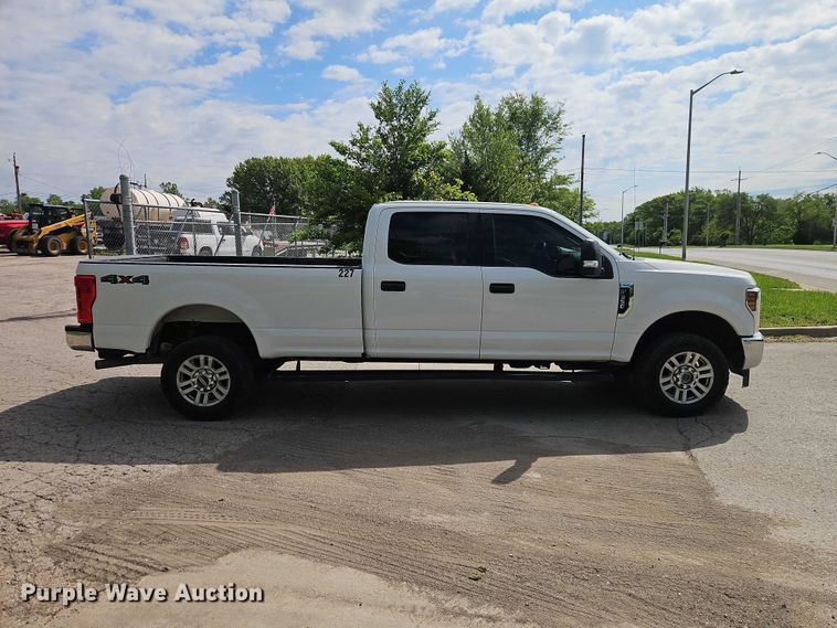 image for item EO7299 2019 Ford F350 Super Duty Crew Cab pickup truck