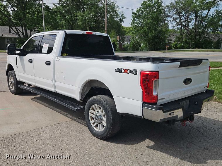 image for item EO7299 2019 Ford F350 Super Duty Crew Cab pickup truck