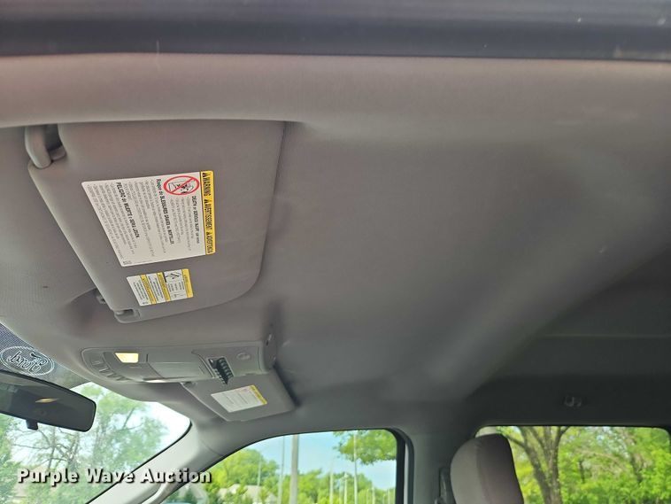 image for item EO7299 2019 Ford F350 Super Duty Crew Cab pickup truck