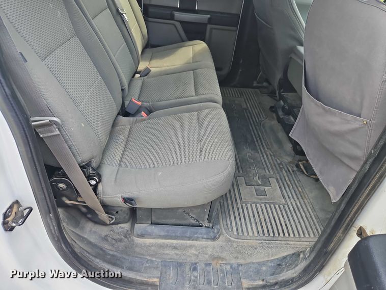 image for item EO7299 2019 Ford F350 Super Duty Crew Cab pickup truck