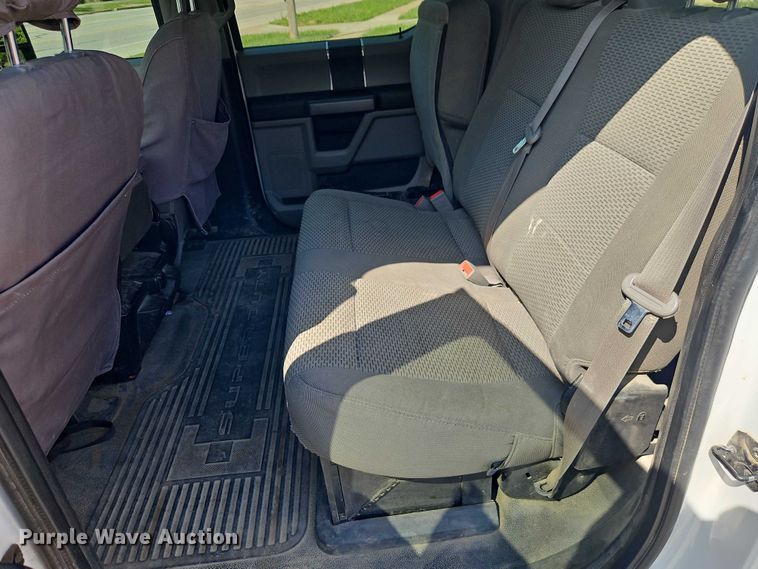 image for item EO7299 2019 Ford F350 Super Duty Crew Cab pickup truck