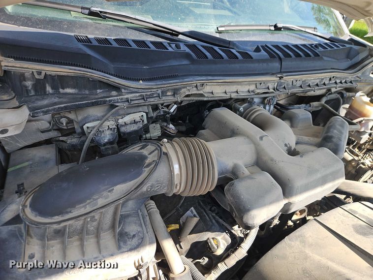 image for item EO7299 2019 Ford F350 Super Duty Crew Cab pickup truck