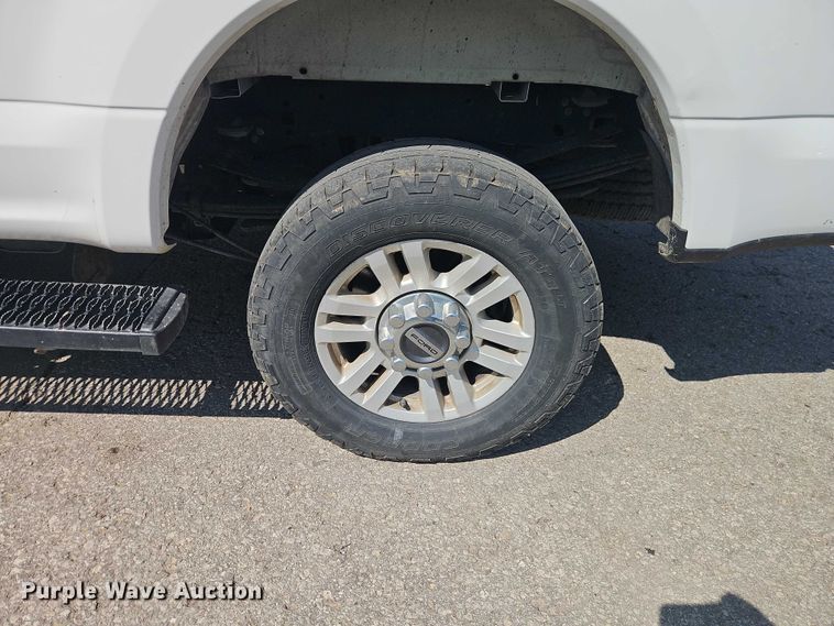 image for item EO7299 2019 Ford F350 Super Duty Crew Cab pickup truck