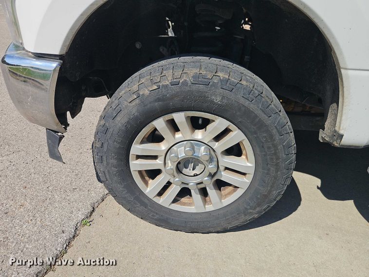 image for item EO7299 2019 Ford F350 Super Duty Crew Cab pickup truck