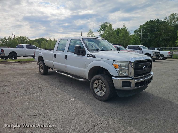 image for item EO7300 2015 Ford F350 Crew Cab pickup truck