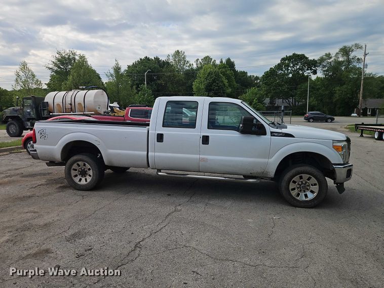 image for item EO7300 2015 Ford F350 Crew Cab pickup truck
