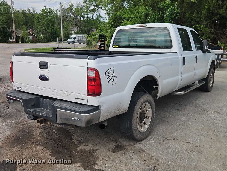 image for item EO7300 2015 Ford F350 Crew Cab pickup truck