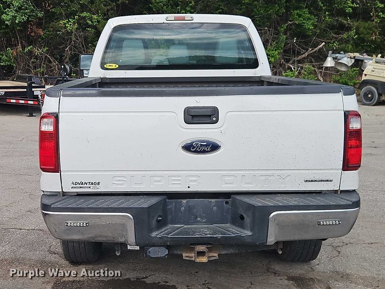image for item EO7300 2015 Ford F350 Crew Cab pickup truck
