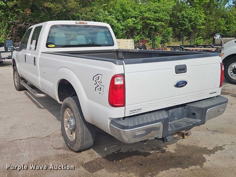 image for item EO7300 2015 Ford F350 Crew Cab pickup truck