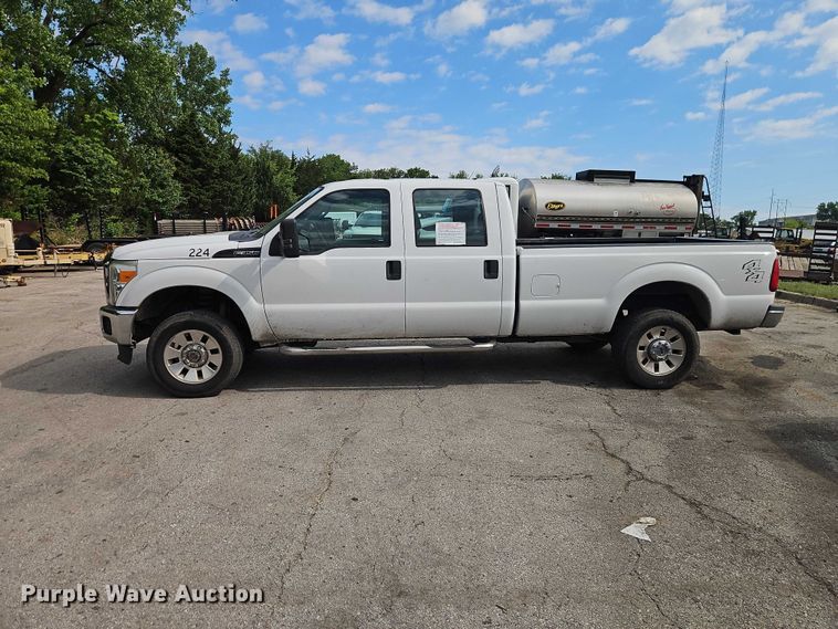 image for item EO7300 2015 Ford F350 Crew Cab pickup truck