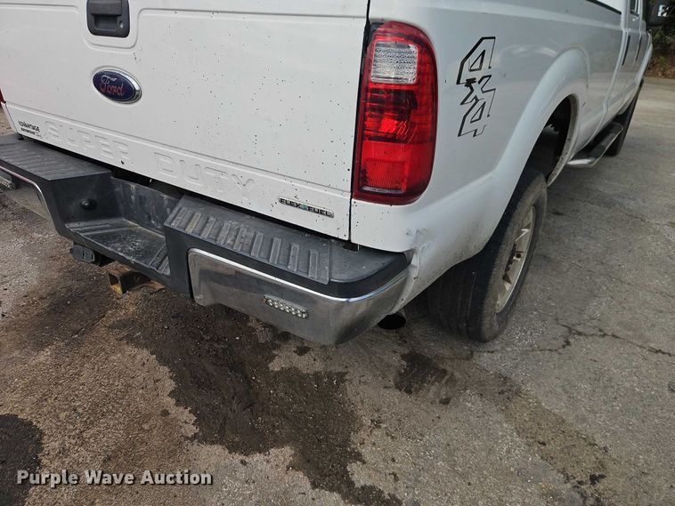 image for item EO7300 2015 Ford F350 Crew Cab pickup truck