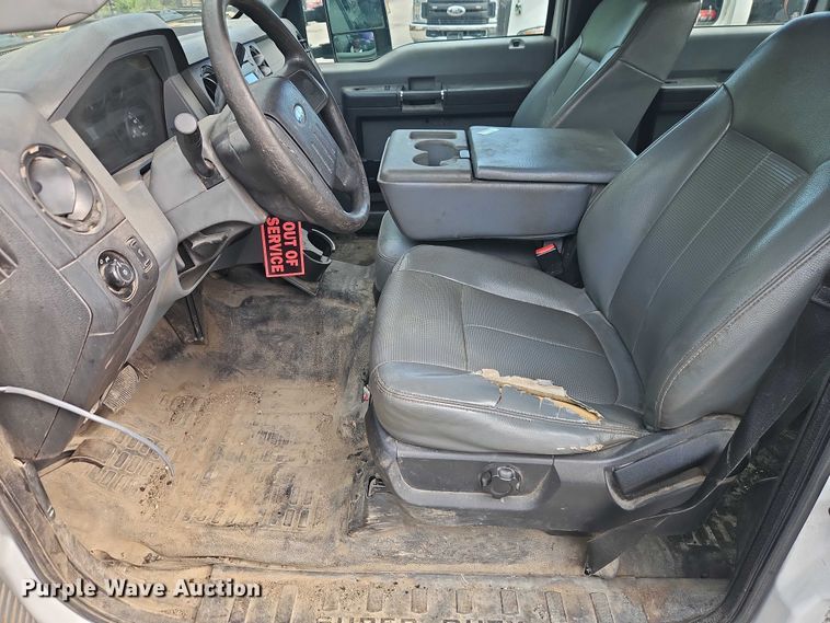 image for item EO7300 2015 Ford F350 Crew Cab pickup truck
