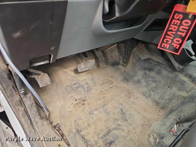 image for item EO7300 2015 Ford F350 Crew Cab pickup truck