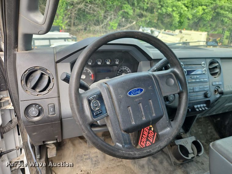 image for item EO7300 2015 Ford F350 Crew Cab pickup truck