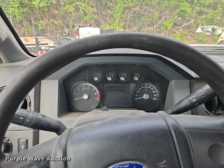 image for item EO7300 2015 Ford F350 Crew Cab pickup truck
