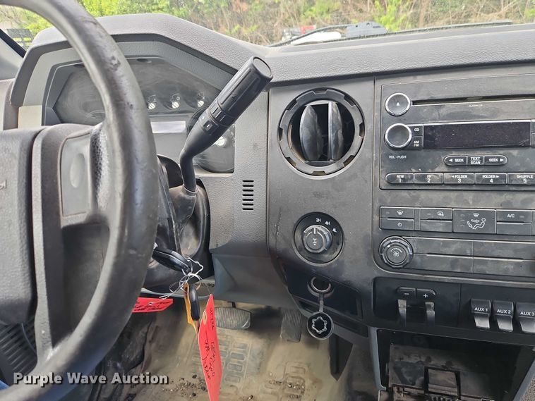 image for item EO7300 2015 Ford F350 Crew Cab pickup truck