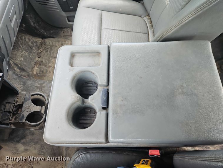 image for item EO7300 2015 Ford F350 Crew Cab pickup truck