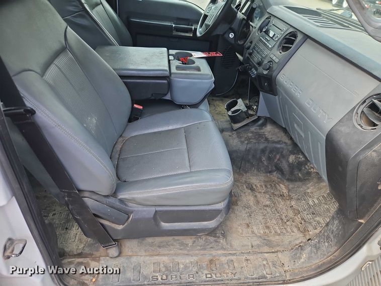 image for item EO7300 2015 Ford F350 Crew Cab pickup truck
