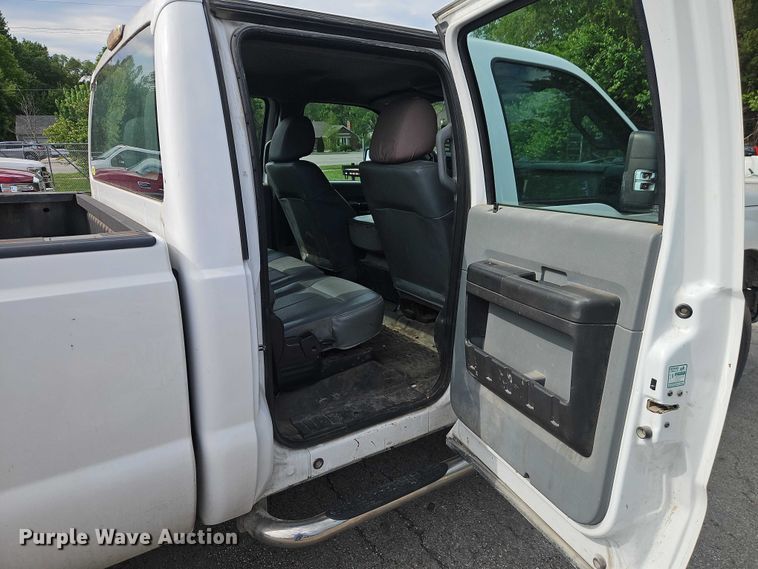 image for item EO7300 2015 Ford F350 Crew Cab pickup truck