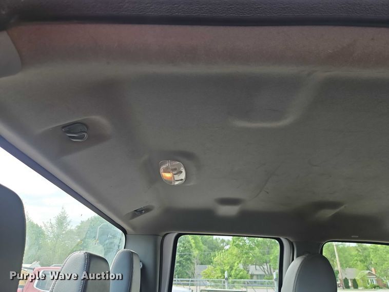 image for item EO7300 2015 Ford F350 Crew Cab pickup truck