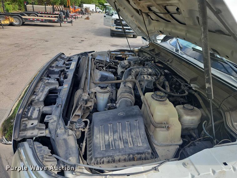 image for item EO7300 2015 Ford F350 Crew Cab pickup truck