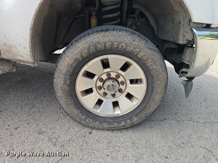 image for item EO7300 2015 Ford F350 Crew Cab pickup truck
