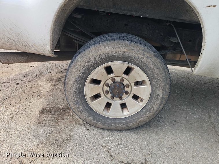image for item EO7300 2015 Ford F350 Crew Cab pickup truck
