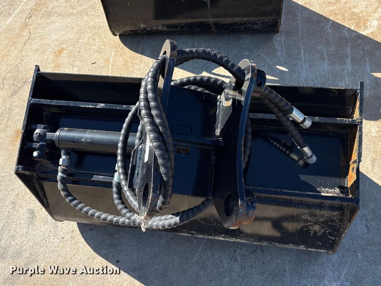 image for item ES8820 (3) 2024 GIYI 5T mini excavator buckets