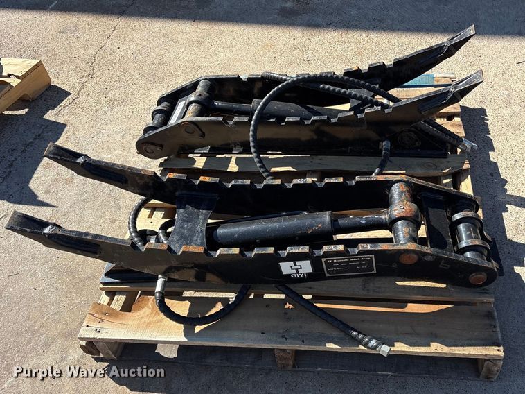 image for item ES8822 2024 5T Hydraulic thump for mini excavator (2) 2024 5T mini excavators hydraulic thumbs