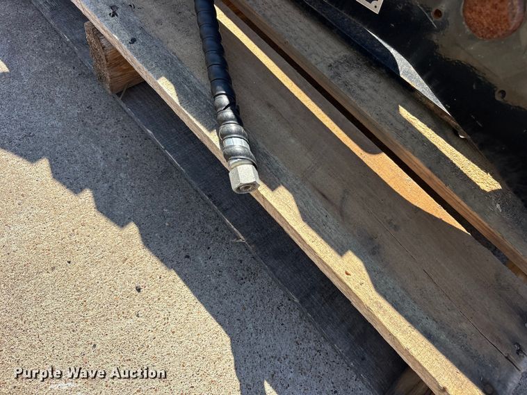 image for item ES8822 2024 5T Hydraulic thump for mini excavator (2) 2024 5T mini excavators hydraulic thumbs