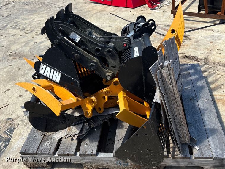 image for item ES8845 Mini excavator attachments