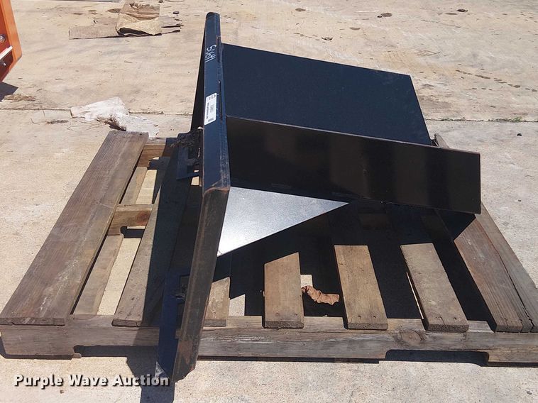 image for item ES8853 Compact utility loader stump bucket