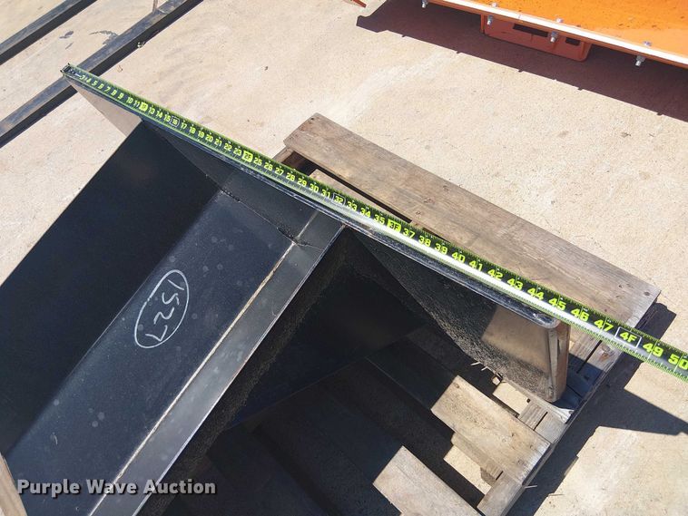 image for item ES8853 Compact utility loader stump bucket