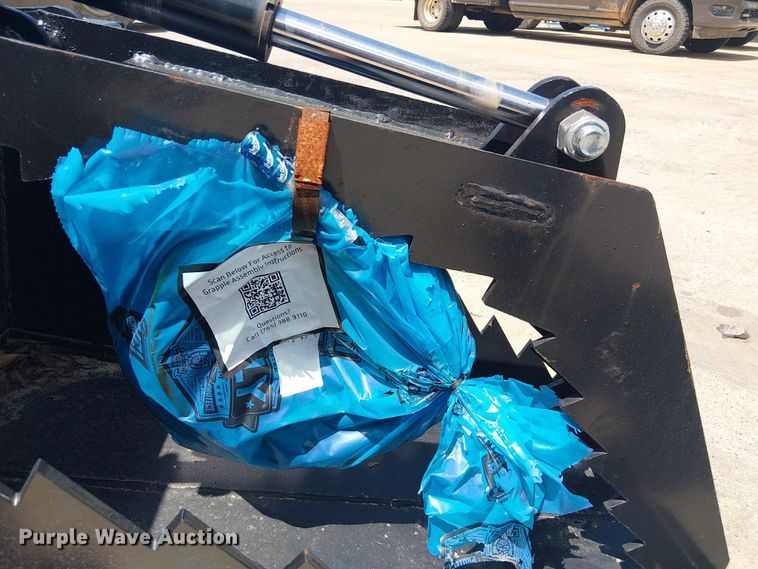 image for item ES8858 Kit Containers QT-SG skid steer stump bucket