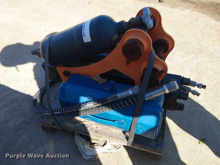 image for item ES8881 Mini excavator attachments