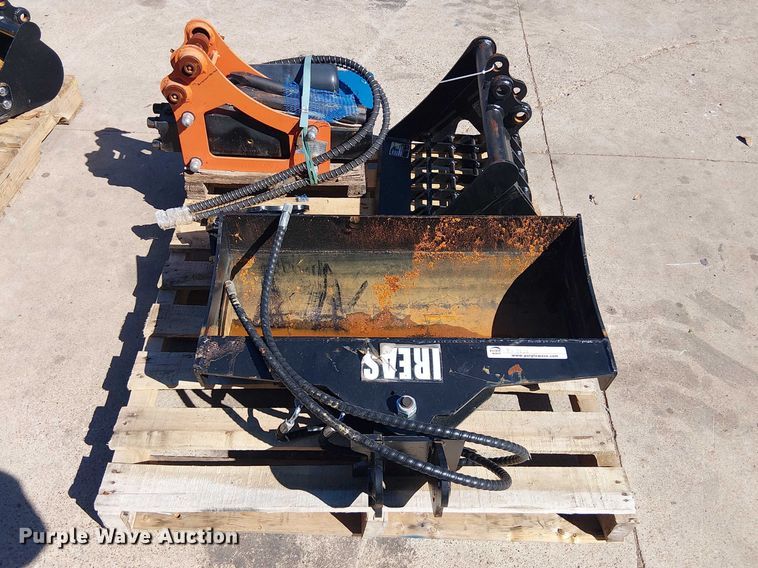 image for item ES8882 Mini excavator attachments