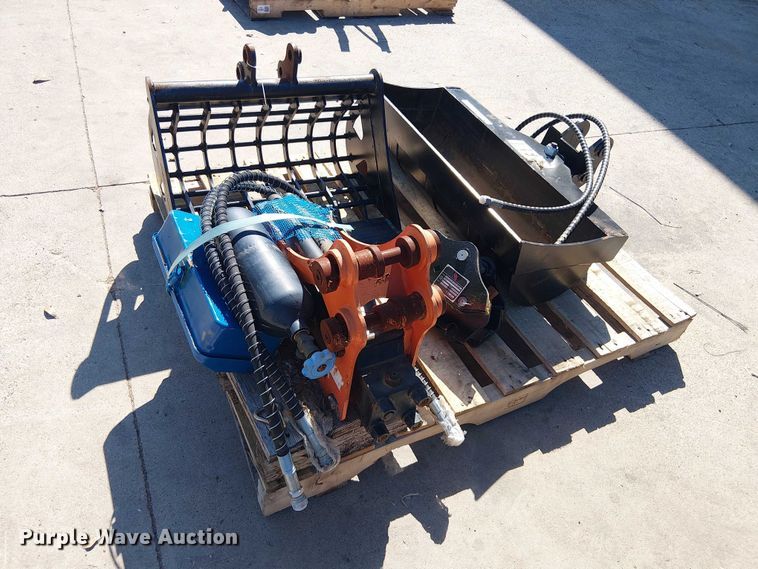 image for item ES8882 Mini excavator attachments