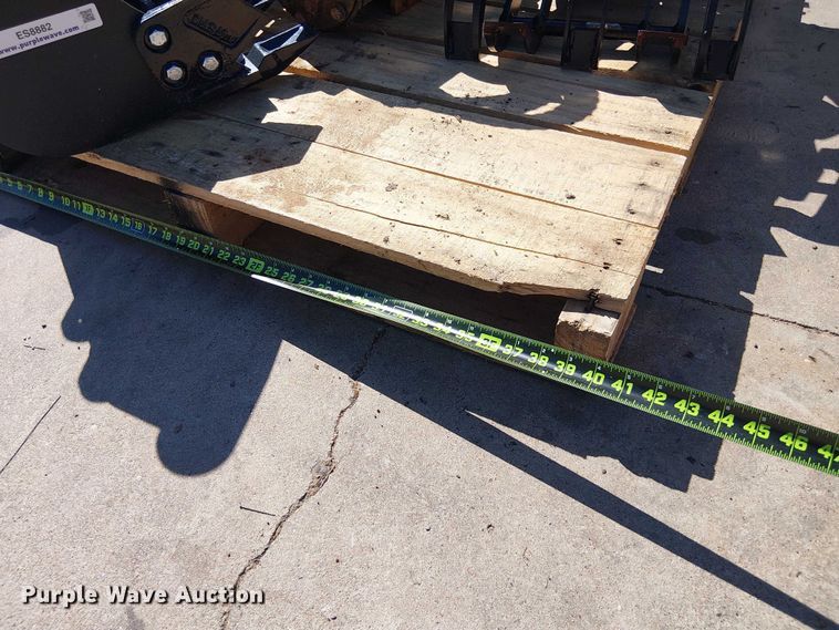 image for item ES8882 Mini excavator attachments