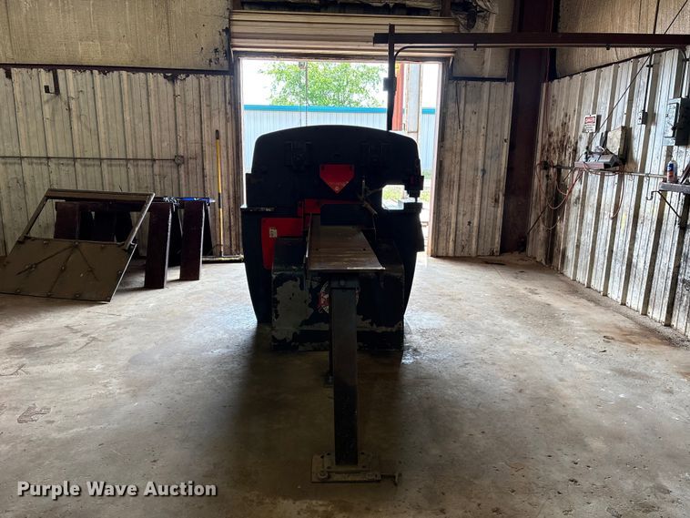 image for item ES8911 2014 Edwards 100 Ton iron worker