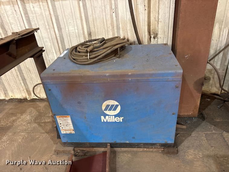 image for item ES8912 Miller Gold Star 452 welder