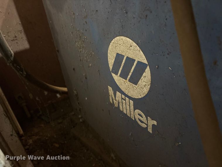 image for item ES8912 Miller Gold Star 452 welder