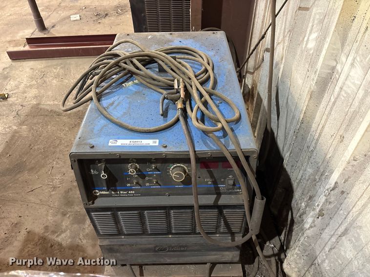 image for item ES8913 Miller Gold Star 452 welder