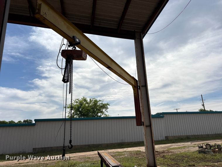 image for item ES8917 CM overhead chain hoist