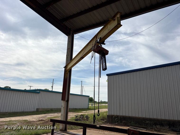 image for item ES8917 CM overhead chain hoist