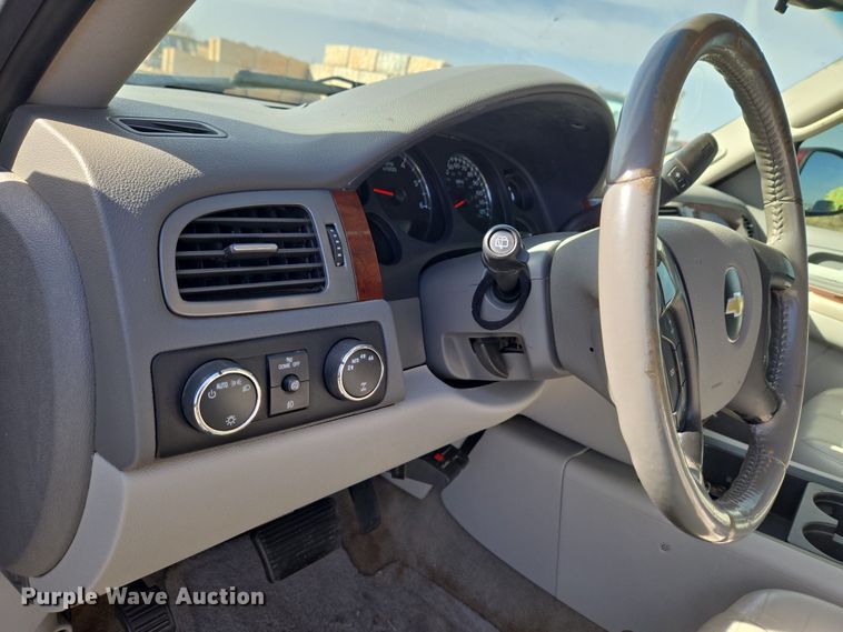 image for item ET1347 2009 Chevrolet Suburban SUV