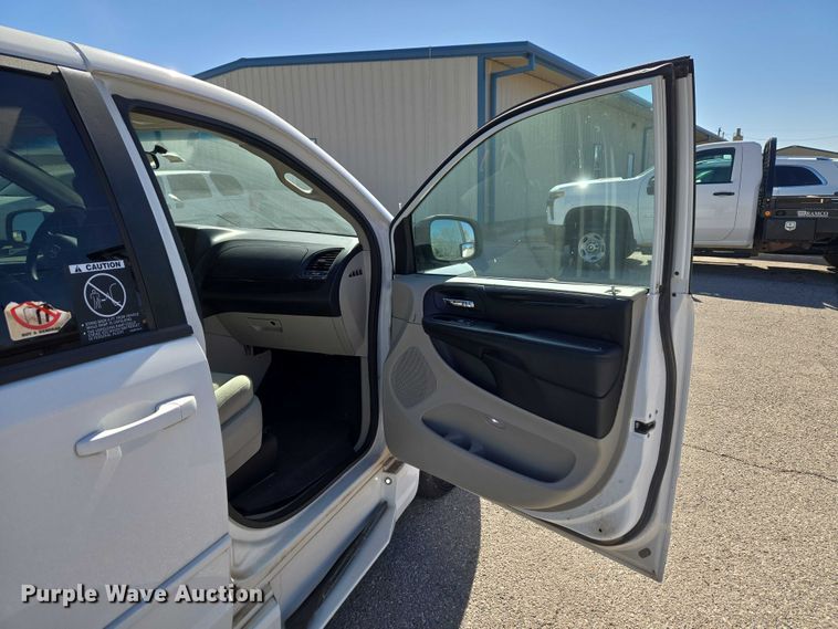 image for item ET1390 2017 Dodge Grand Caravan handicap accessible van