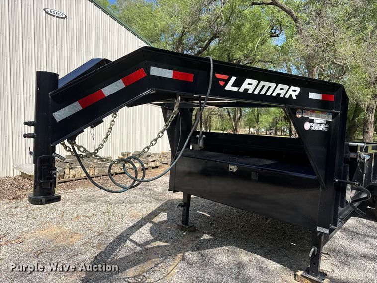 image for item ET1936 2020 Lamar DL831627 dump trailer