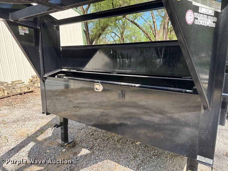 image for item ET1936 2020 Lamar DL831627 dump trailer