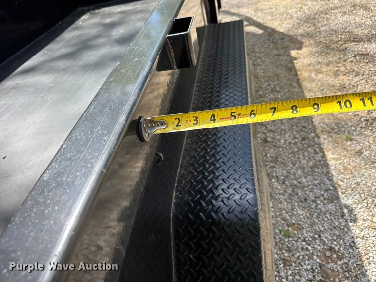 image for item ET1936 2020 Lamar DL831627 dump trailer