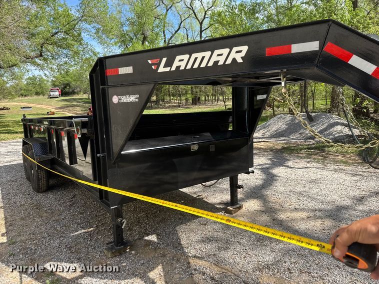 image for item ET1936 2020 Lamar DL831627 dump trailer